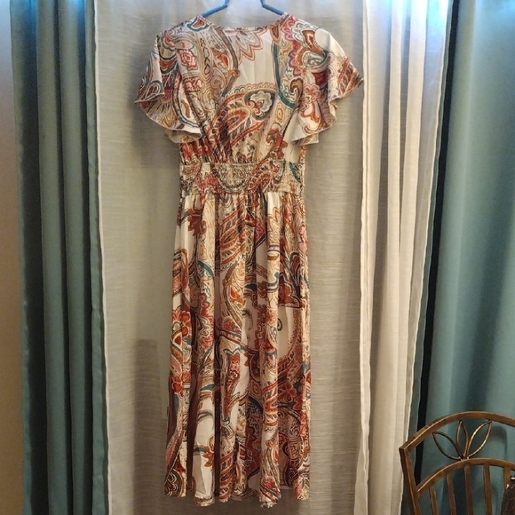 Elegant Paisley Print Dress - Picture 11 of 11